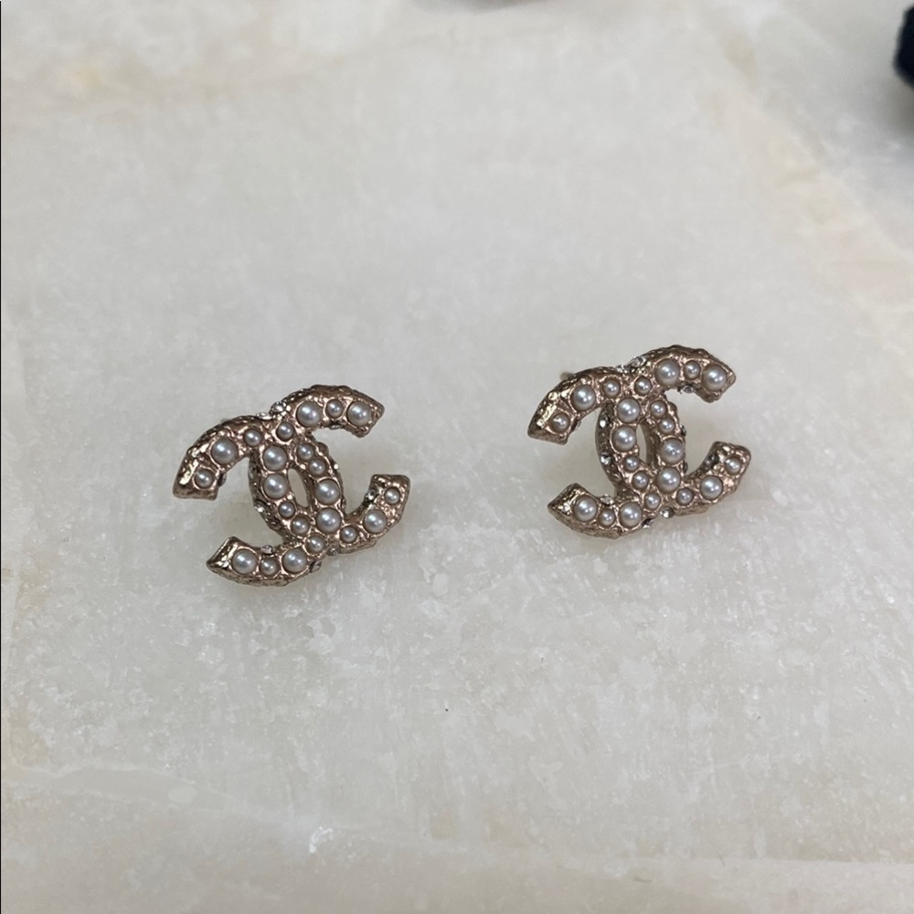 Chanel Gold Interlocking Cc Logo Stud Earrings - image 6